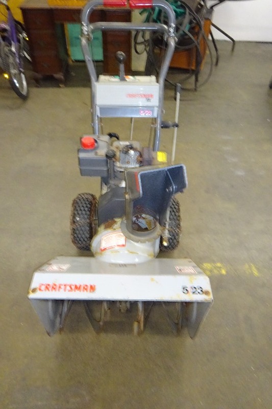 lot 43 image: Craftsman snow blower