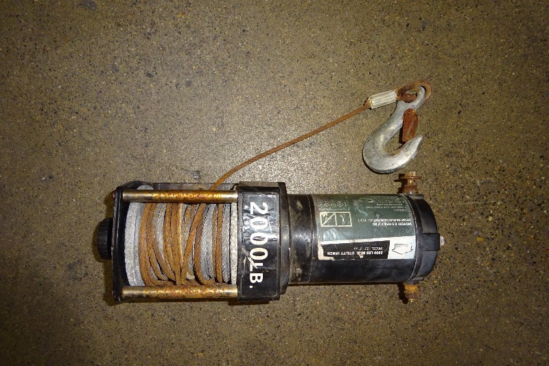 lot 46 image: Utility wench