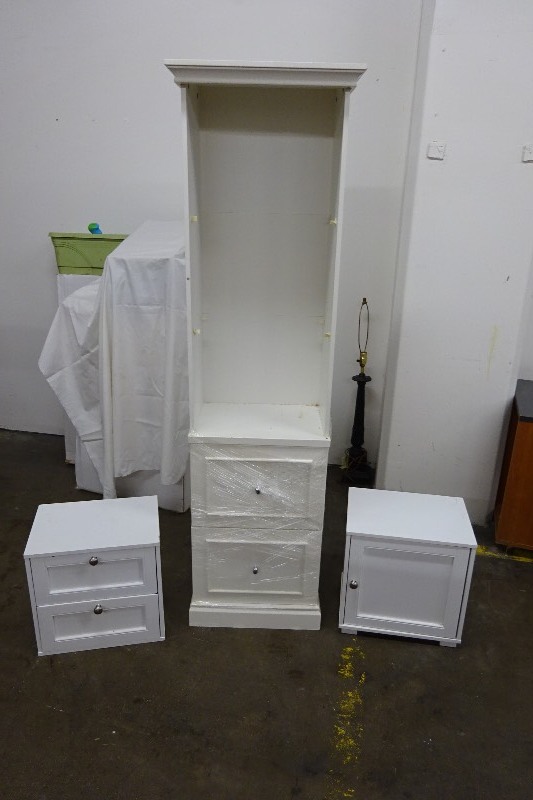 lot 60 image: 3 White cabinets