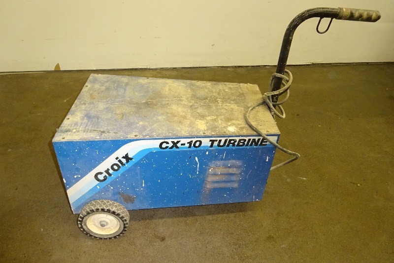 lot 1 image: Croix CX10 Turbine Spray System