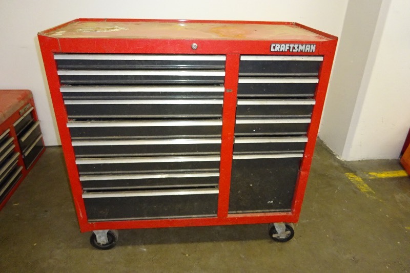 lot 3 image: Craftsman Tool Box
