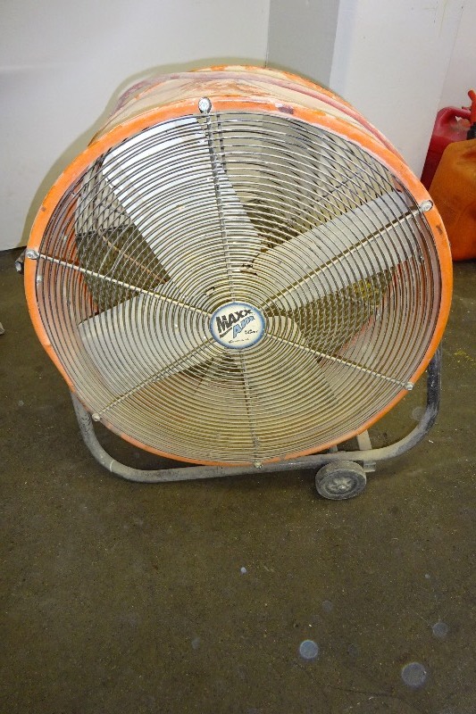 lot 6 image: Floor Fan