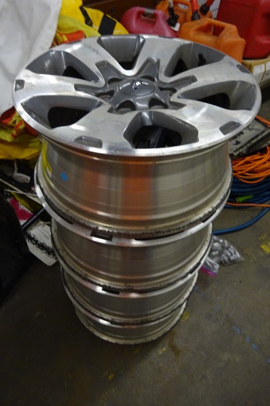 lot 18 image: Fisco 18 Rims