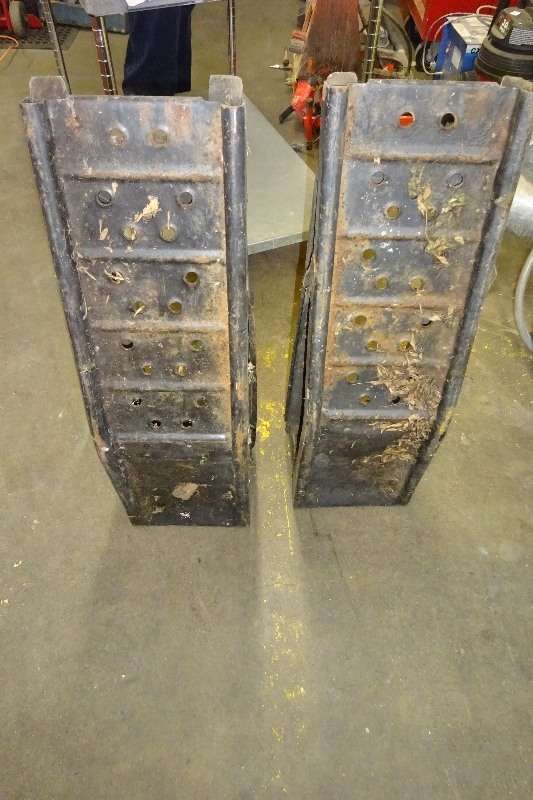 lot 21 image: Car Ramps