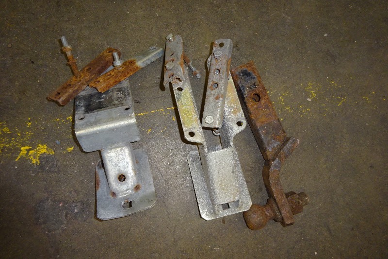 lot 25 image: Spare tire Brackets & Hitch