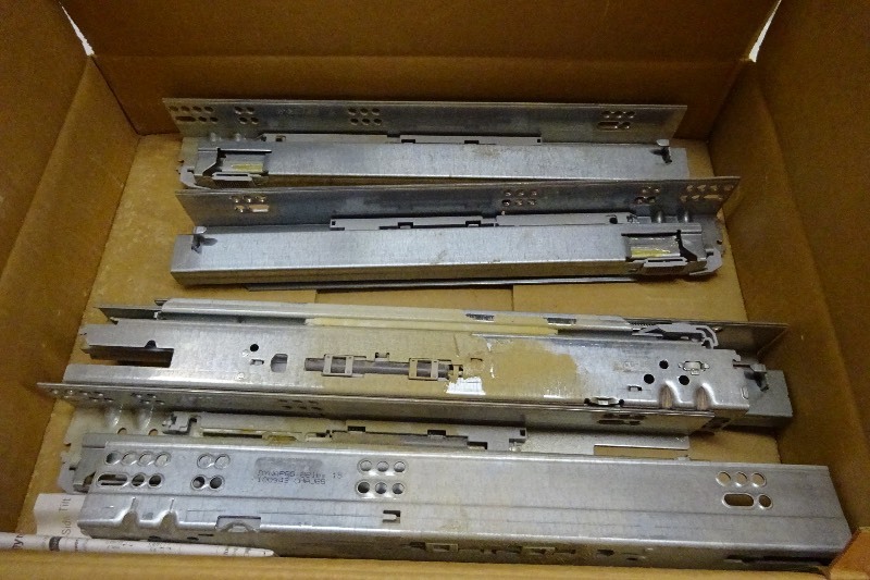 lot 41 image: Drawer tracks