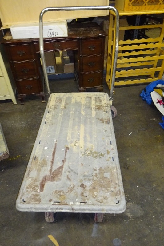 lot 46 image: Rolling cart