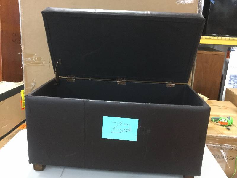 lot 32 image: Storage Ottman