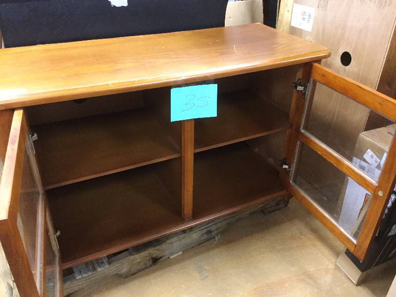 lot 35 image: Entertainment Center - TV Stand