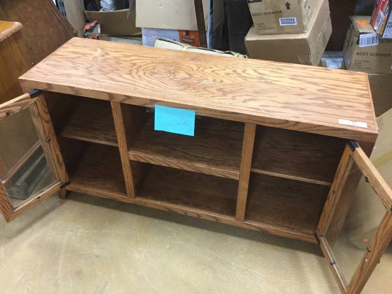 lot 52 image: Large Entertainment Center
