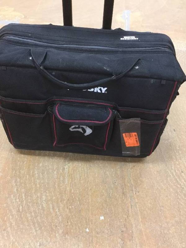 lot 116 image: Husky 22 in rolling Tool bag used in good condition