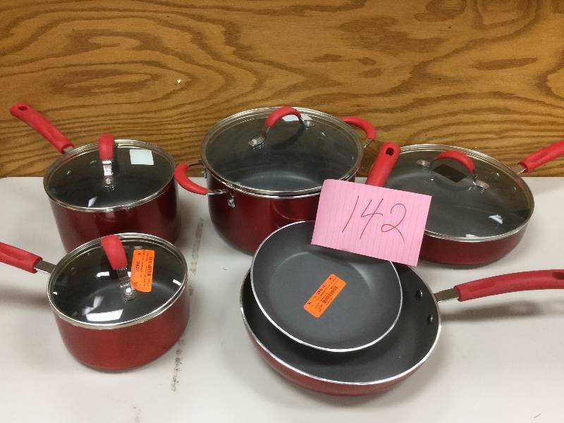 lot 142 image: Food Network Cookware Set
