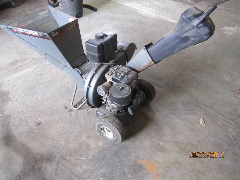 lot 16 image: Craftsman 8 HP shredder, runs well...