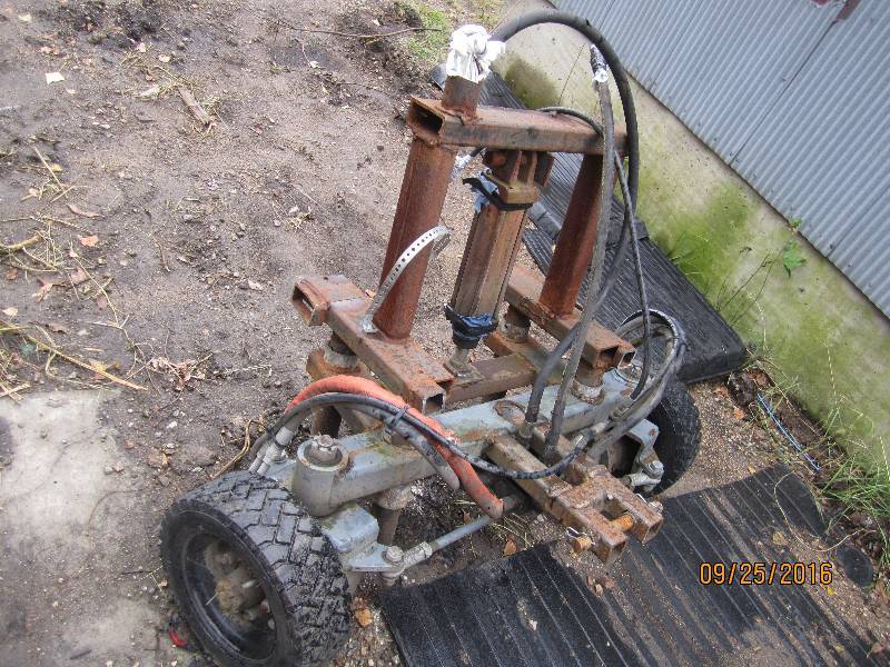 lot 53 image: 2 hydraulic motors on spindles, wor...