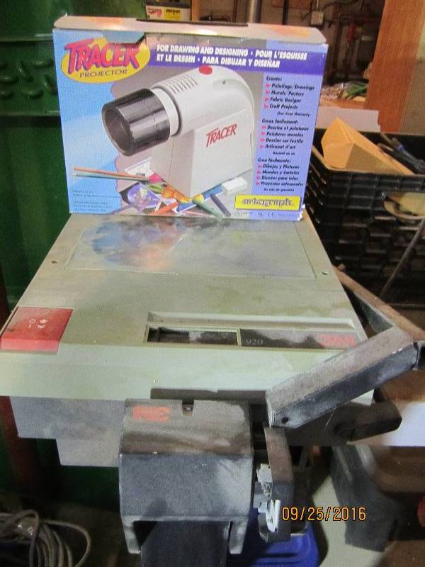 lot 57 image: 3M Overhead projector and Tracer pr...