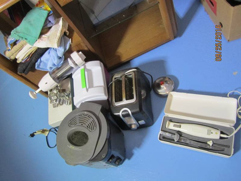 lot 72 image: Lot of Kitchen appliances...
