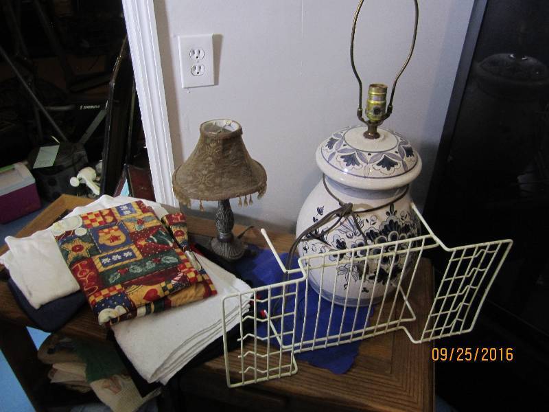 lot 73 image: Lamps, rack and towels...