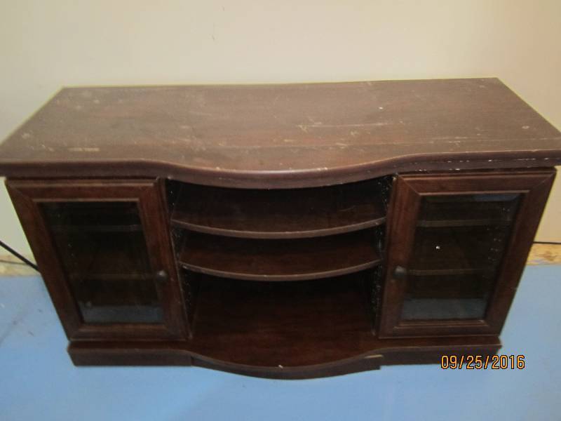 lot 83 image: Glass door cabinet, 17 x   25 tall...