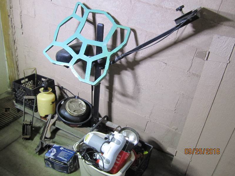 lot 105 image: Large lot including slim jim car lo...
