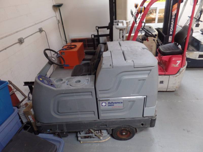 Floor Cleaning Machine