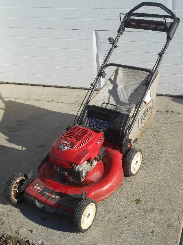 lot 8 image: Toro Recycler Personal Pace 21 Mow...