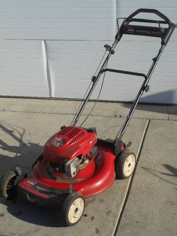 lot 9 image: Toro Recycler Personal Pace 21 Mow...
