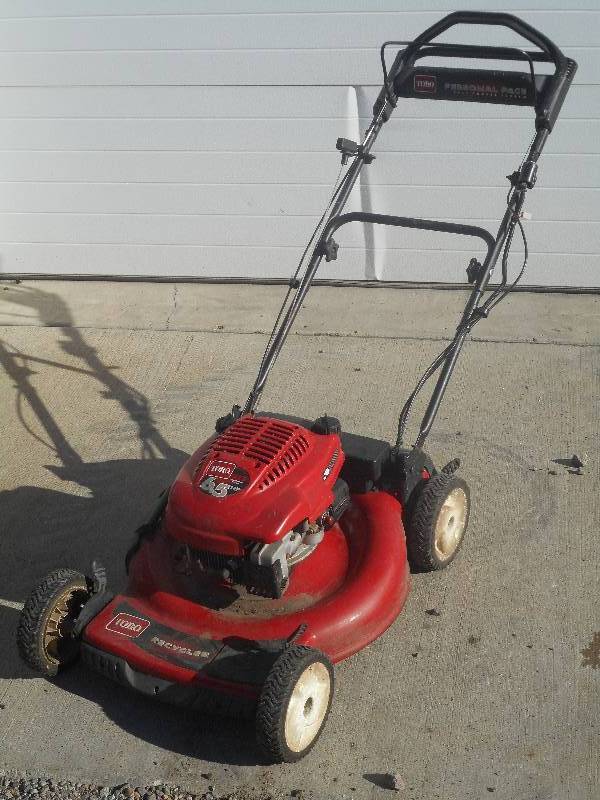 lot 14 image: Toro Recycler Personal Pace 21 Mow...