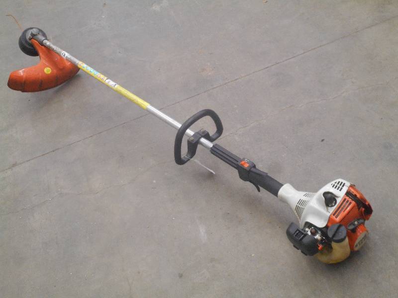 lot 23 image: Stihl FS55 Grass Trimmer, Runs & Op...