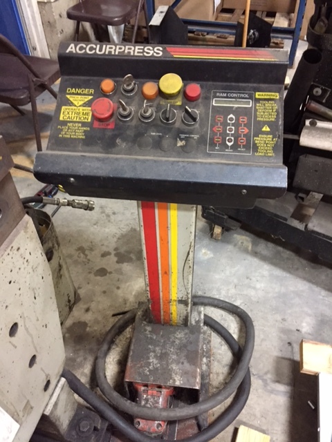 Accurpress 7305 30 Ton Press Brake w CNC Conrols