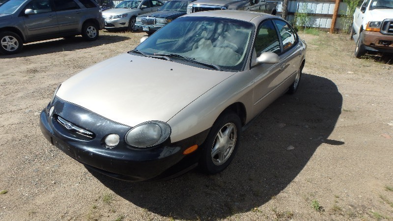 1999 Ford Taurus SE