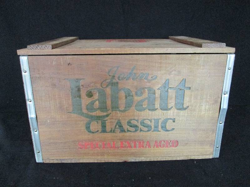 lot 2 image: Labatts Wood Beer Box