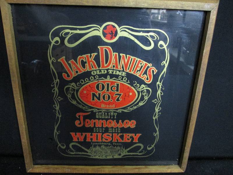 lot 16 image: Jack Daniels Glass Bar Sign
