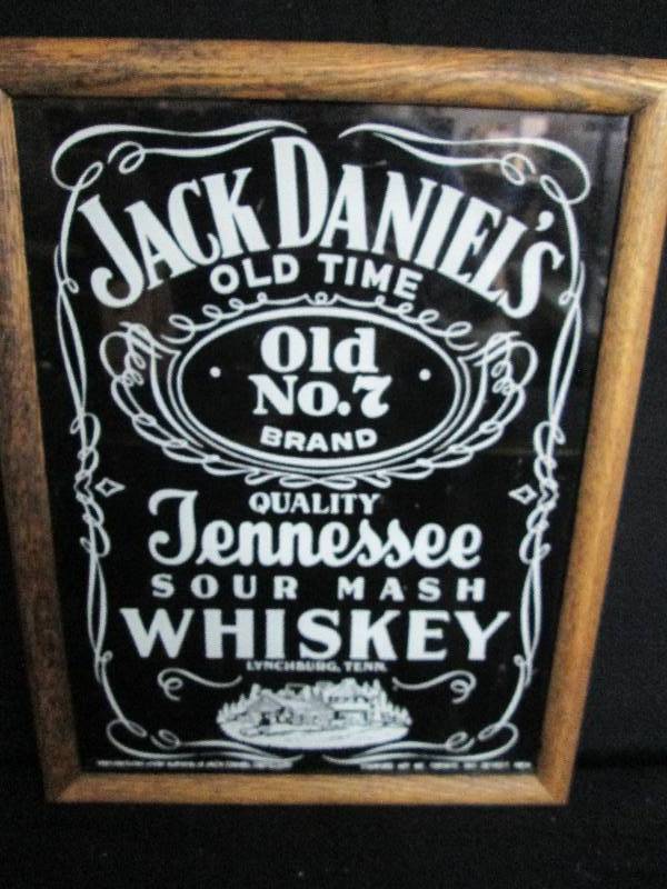 lot 17 image: Jack Daniels Glass Bar Sign