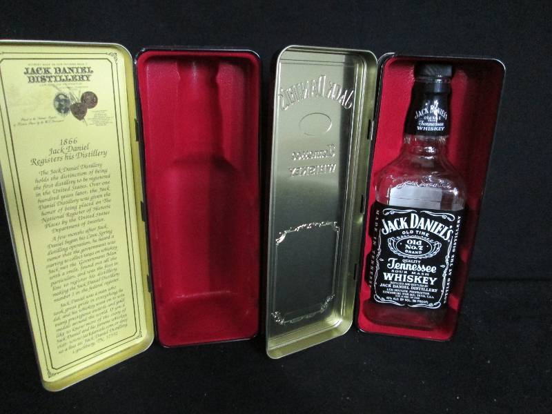 lot 19 image: Jack Daniels Collectors Tin Bottle Holder