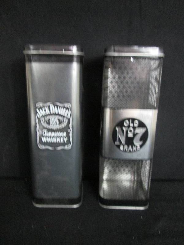 lot 20 image: Jack Daniels Collectors Tin Bottle Holder