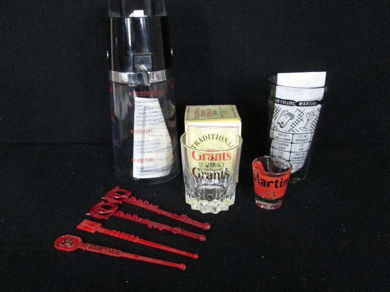 lot 39 image: Swank Drink Mixer & Grants Whisky Glass