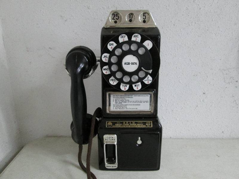 lot 60 image: Jim Beam Pay phone Decanters