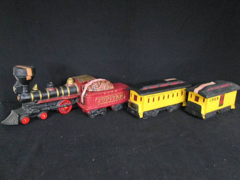 lot 77 image: McCormick Train Decanter