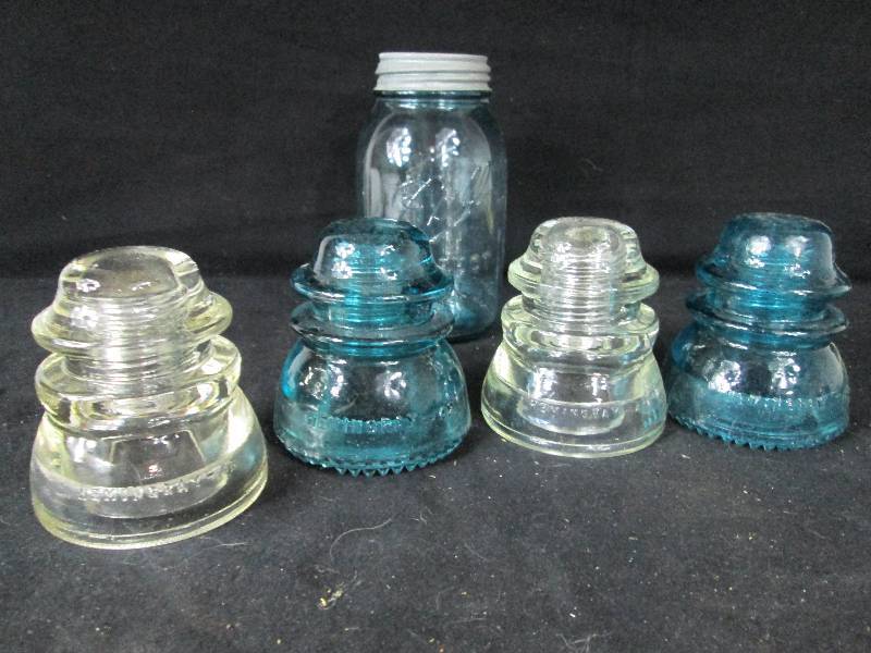 lot 117 image: Electric Wire Insulators & Ball Canning Jar