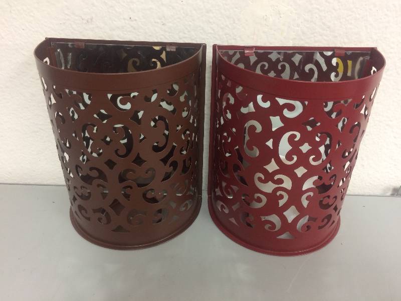 lot 15 image: Home Decor