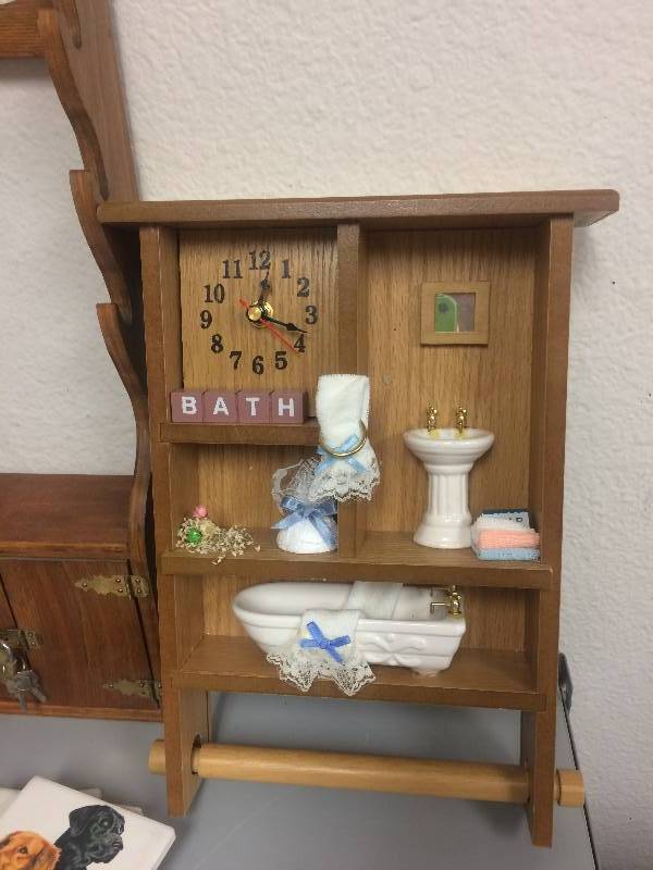 lot 20 image: Home Decor and Display Shelves