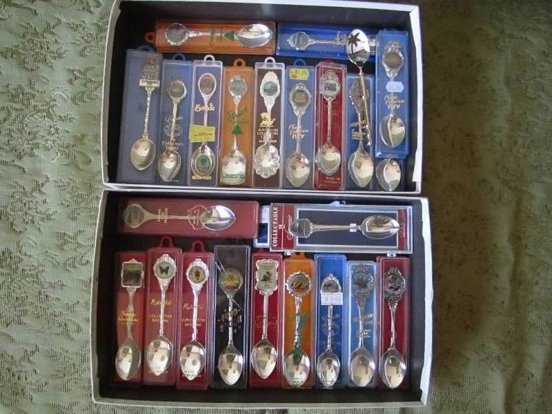 lot 2 image: Lot of collector spoons...
