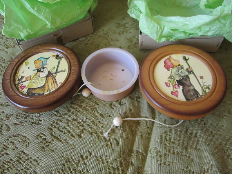 lot 36 image: Vintage music boxes, pull the cord...