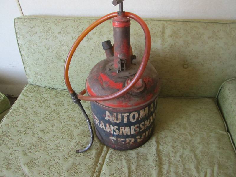 lot 38 image: Vintage automatic transmission pump...