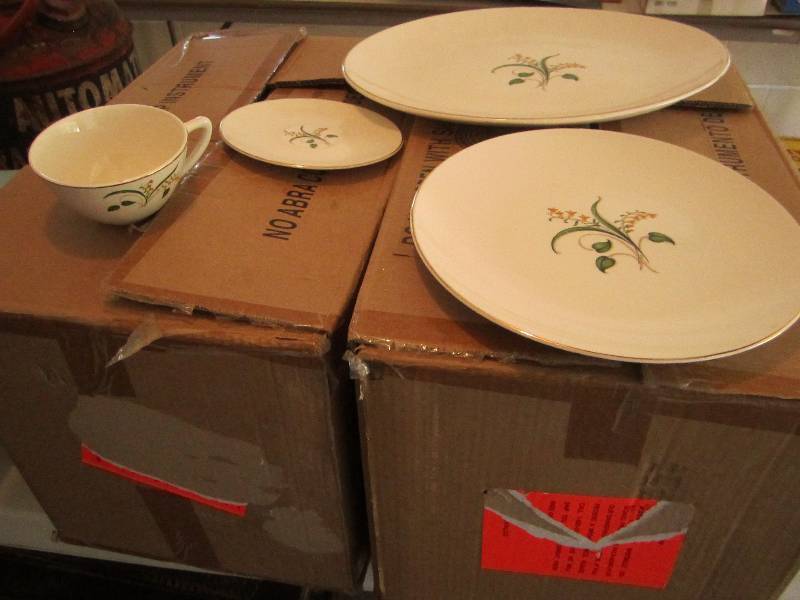 lot 40 image: 2 boxes, complete set of Knowles Fo...