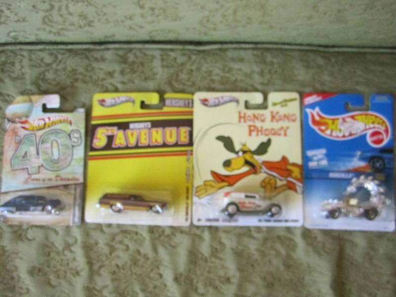 lot 48 image: Lot of collector Hot Wheels...