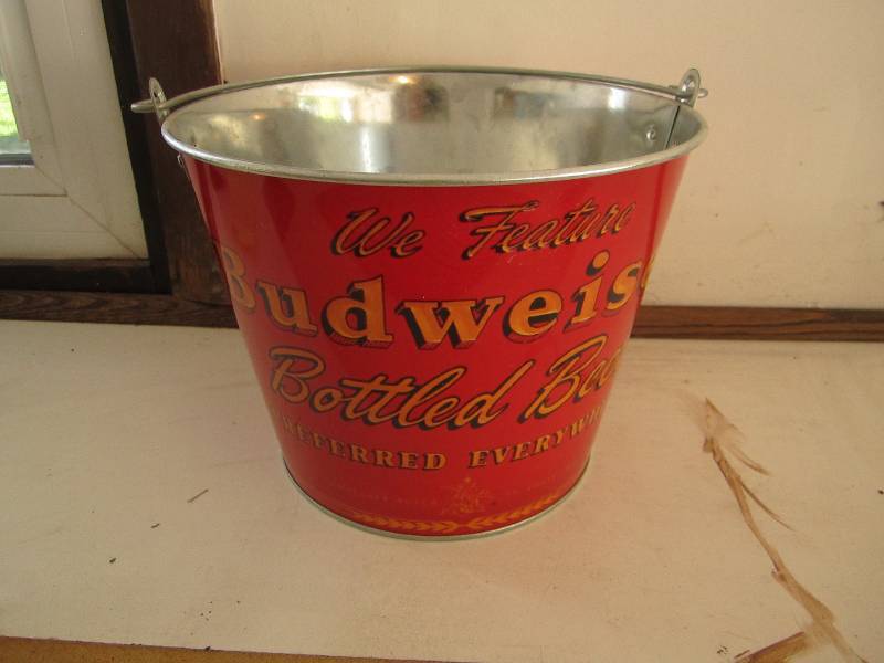 lot 98 image: Budweiser beer bucket...