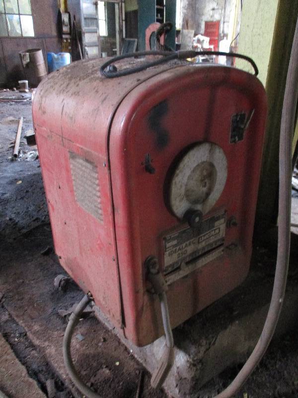 IdealArc 250 Lincoln Welder