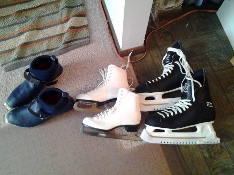lot 19 image: Ice Skates, Cross Country Ski Boots