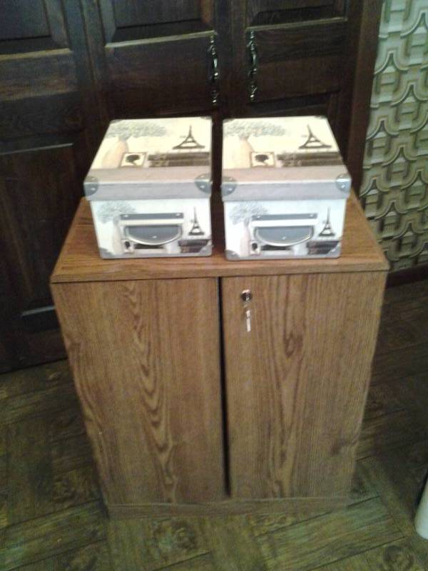 lot 20 image: Media Storage Cabinet With Keys, 2-Decorative Boxes Of Cds
